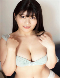 校长猛挺进小莹的体内