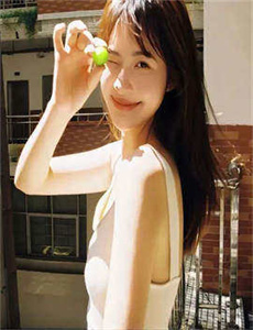 邦女郎柯瑞兰寇确诊新冠肺炎